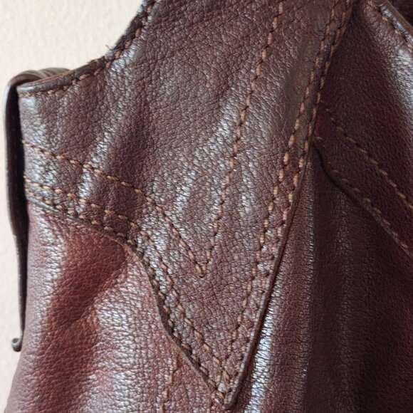 Gorgeous FRYE Tote (EUC) with Magnetic Closure and Inside Clasp to Hold Keys - Picture 9 of 13